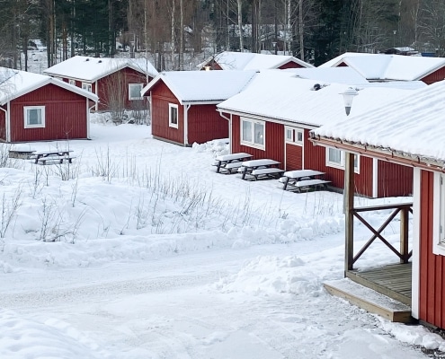 Stugbyn på Lugnet i Falun som ska målas i sommar.